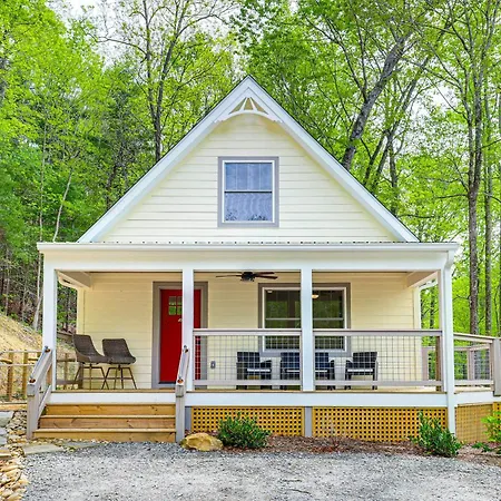 Farm On-Site Mtn-View Cottage In Hendersonville!